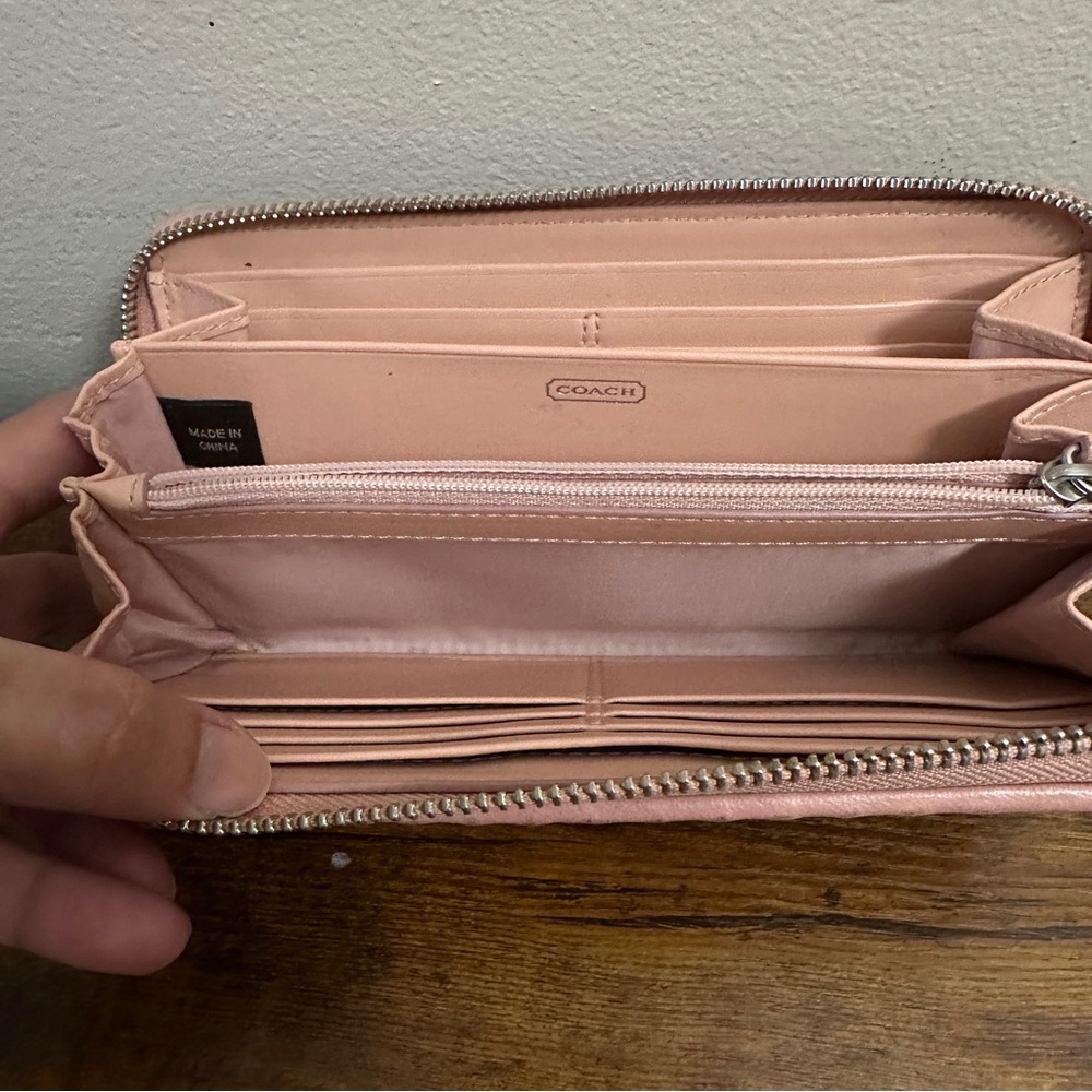 Coach Leather Madison Gathered Twist Accordion Zip Wallet Tan/Pink - Picture 3 of 4